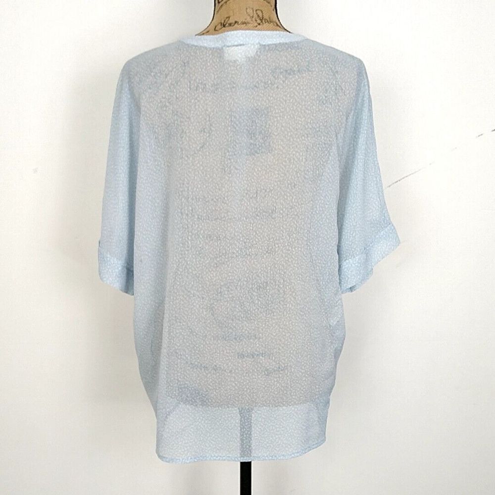 Two by Vince Camuto Womens sz M Top Blue Abstract Sheer VNeck 3/4 Sleeve Blouse - Picture 4 of 8